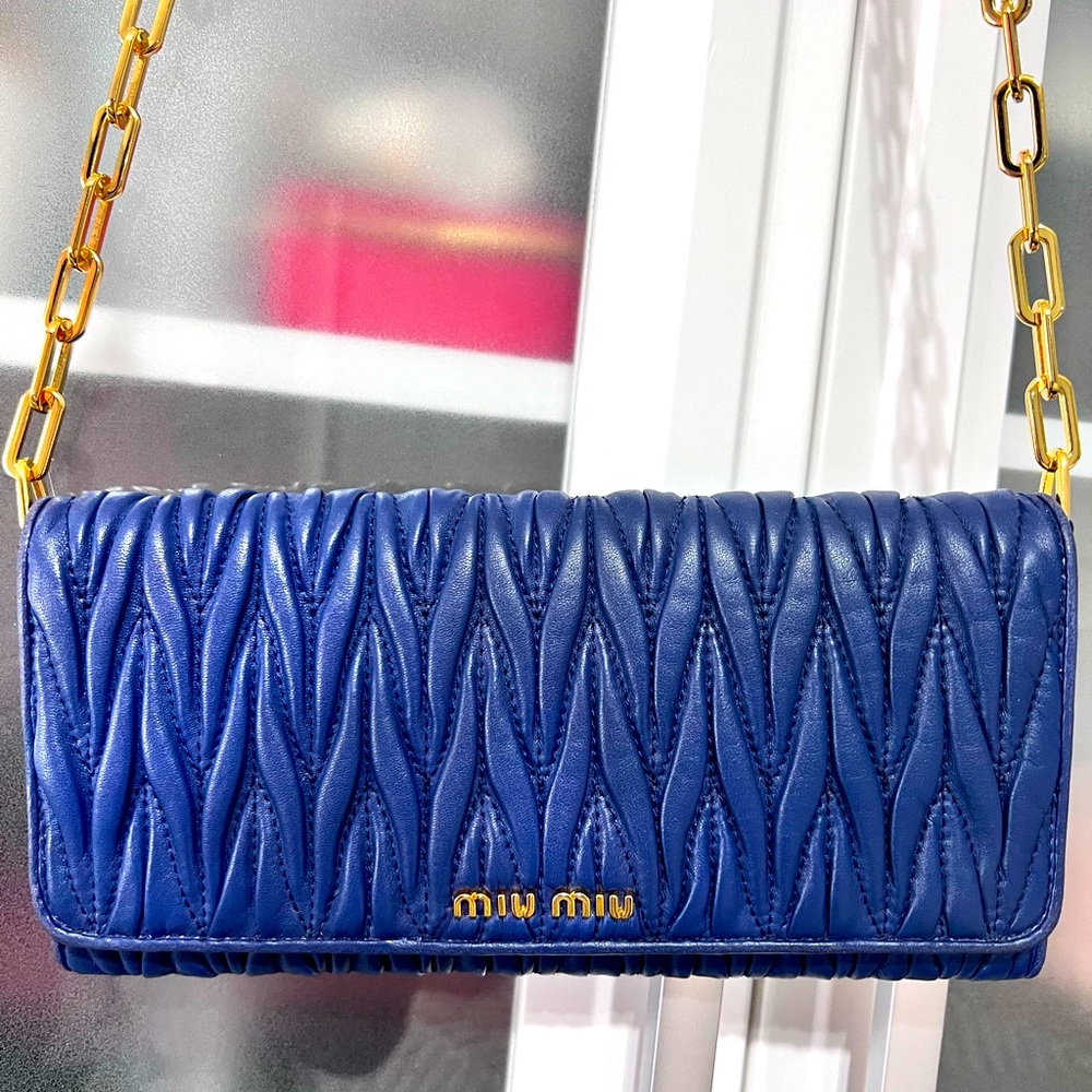 Authentic Miu miu matelasses blue wallet on chain